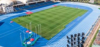 Nowe stadiony lekkoatletyczne w Warszawie, pierwszy tor nie dla biegaczy.